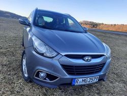 Grau Gebraucht 2011 Hyundai ix35 Comfort SUV | 6.100 € (Etwas zu teuer)