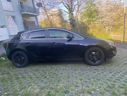 Schwarz Gebraucht 2010 Opel Astra Sport Limousine | 4.000 € (Fairer Preis)