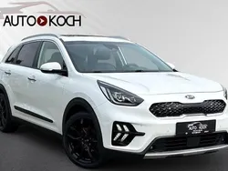 Weiß Gebraucht 2020 Kia Niro Spirit SUV | 21.990 € (Etwas zu teuer)