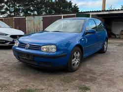 Blau Gebraucht 2002 VW Golf IV Kleinwagen | 450 € (Fairer Preis)