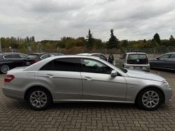 Grau Gebraucht 2011 Mercedes E200 Limousine | 8.490 € (Guter Preis)