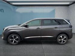Grau Gebraucht 2023 Peugeot 5008 Van / Kleinbus | 30.749 € (Etwas zu teuer)