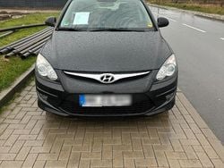 Schwarz Gebraucht 2011 Hyundai i30 Kleinwagen | 6.900 € (Teuer)