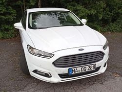 Weiß Gebraucht 2016 Ford Mondeo Limousine | 8.800 € (Superpreis)