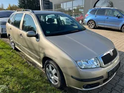 Beige Gebraucht 2004 Skoda Fabia Kombi | 1.199 €
