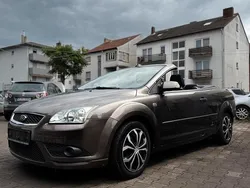 Grau Gebraucht 2007 Ford Focus Cabriolet Cabrio | 1.500 €
