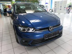 Blau Neu 2024 VW Polo Life Limousine | 22.990 € (Guter Preis)