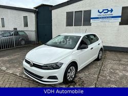 Weiß Gebraucht 2018 VW Polo Trendline Limousine | 6.300 €