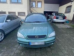 Grün Gebraucht 1999 Opel Astra Limousine | 850 € (Guter Preis)