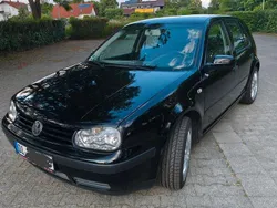 Schwarz Gebraucht 2002 VW Golf IV Limousine | 1.200 € (Fairer Preis)