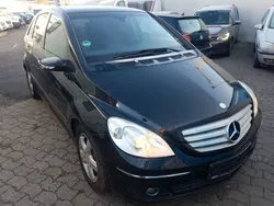 Schwarz Gebraucht 2006 Mercedes B200 Van / Kleinbus | 4.999 € (Teuer)