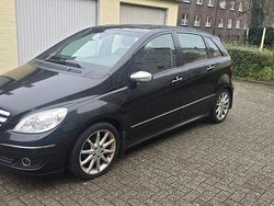 Schwarz Gebraucht 2007 Mercedes B200 Edition Van / Kleinbus | 5.190 € (Fairer Preis)