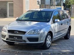 Silber Gebraucht 2006 Ford Focus Trend Kombi | 1.690 € (Guter Preis)