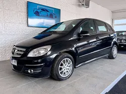 Schwarz Gebraucht 2010 Mercedes B160 Sport Edition Van / Kleinbus | 5.799 € (Fairer Preis)
