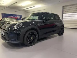 Schwarz Gebraucht 2023 Mini Cooper SE Classic Kleinwagen | 18.900 € (Guter Preis)