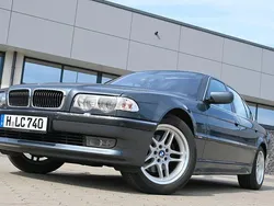 Moiregrau metallic Gebraucht 2001 BMW 740 Limousine | 29.990 €