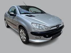 Silber Gebraucht 2003 Peugeot 206 CC Platinum Cabrio | 4.990 €
