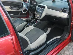 Rot Gebraucht 2005 Fiat Grande Punto Kleinwagen | 1.500 € (Etwas zu teuer)