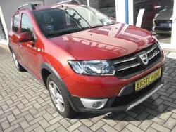 Rot Gebraucht 2015 Dacia Sandero Stepway Kleinwagen | 6.840 € (Guter Preis)