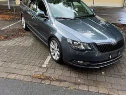 Blau Gebraucht 2015 Skoda Superb Kombi | 15.990 € (Fairer Preis)