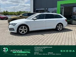 Weiß Gebraucht 2022 Skoda Superb Style Kombi | 28.870 € (Fairer Preis)