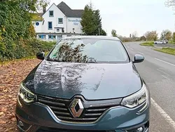 Grau Gebraucht 2019 Renault Mégane IV Limousine | 12.300 € (Fairer Preis)