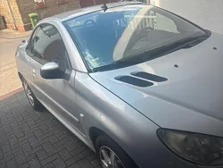 Grau Gebraucht 2004 Peugeot 206 CC Cabrio | 1.100 € (Guter Preis)