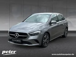Metalliclack mountaingrau Gebraucht 2024 Mercedes B180 Advanced Van / Kleinbus | 30.480 € (Guter Preis)
