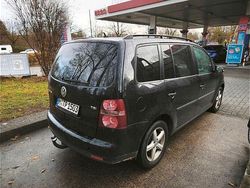 Schwarz Gebraucht 2009 VW Touran Trendline Van / Kleinbus | 1.000 € (Superpreis)