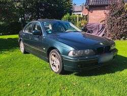 Grün Gebraucht 2002 BMW 535 Limousine | 6.499 €