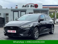 Schwarz Gebraucht 2022 Ford Focus ST-Line Limousine | 18.900 € (Guter Preis)