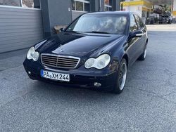 Gebraucht 2003 Mercedes C220 Classic Limousine | 1.700 € (Etwas zu teuer)