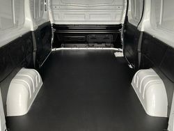 Weiß Neu 2025 Renault Trafic Komfort Van / Kleinbus | 30.950 €