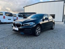 Schwarz Gebraucht 2021 BMW 118 Advantage Kleinwagen | 16.399 € (Fairer Preis)