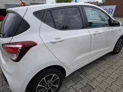 Weiß Gebraucht 2017 Hyundai i10 Kleinwagen | 6.950 €