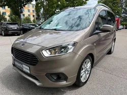 Silber Gebraucht 2022 Ford Tourneo Courier S Van / Kleinbus | 13.900 € (Etwas zu teuer)