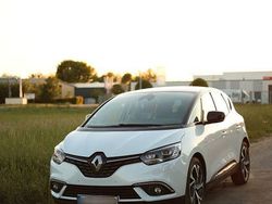 Weiß Gebraucht 2017 Renault Scénic IV Bose Edition Van / Kleinbus | 13.500 € (Fairer Preis)