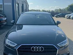 Nanograu Gebraucht 2020 Audi A3 Sport Kleinwagen | 19.690 € (Guter Preis)