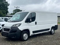 Weiß Gebraucht 2021 Peugeot Boxer Premium Van | 15.900 € (Superpreis)