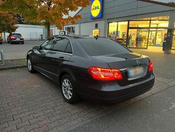 Grau Gebraucht 2012 Mercedes E220 Limousine | 10.990 € (Fairer Preis)