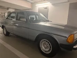 Blau Gebraucht 1984 Mercedes E230 Limousine | 9.000 €