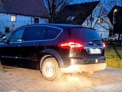 Schwarz Gebraucht 2014 Ford S-MAX S Van / Kleinbus | 7.000 €