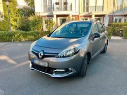 Grau Gebraucht 2013 Renault Grand Scénic III Bose Edition Van / Kleinbus | 4.990 € (Fairer Preis)