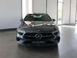 Grau Gebraucht 2023 Mercedes A200 Limousine | 31.998 € (Teuer)