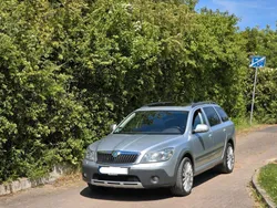 Silber Gebraucht 2011 Skoda Octavia Kombi | 8.699 € (Teuer)