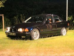 Blau Gebraucht 1995 BMW 328 Limousine | 12.800 €