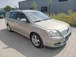Beige Gebraucht 2006 Toyota Avensis Sol Kombi | 4.499 € (Etwas zu teuer)
