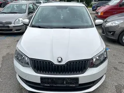 Candyweiss Gebraucht 2017 Skoda Fabia Active Limousine | 7.900 € (Guter Preis)