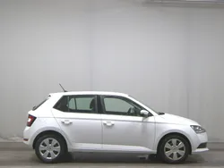 Weiss Gebraucht 2021 Skoda Fabia Ambition Limousine | 12.280 € (Guter Preis)