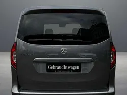 Chromitgrau Gebraucht 2023 Mercedes T180 Style Van / Kleinbus | 29.370 € (Etwas zu teuer)